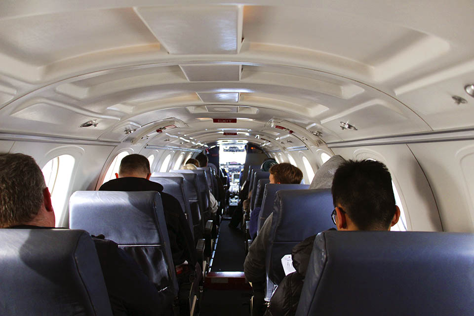 Personen im Flugzeug