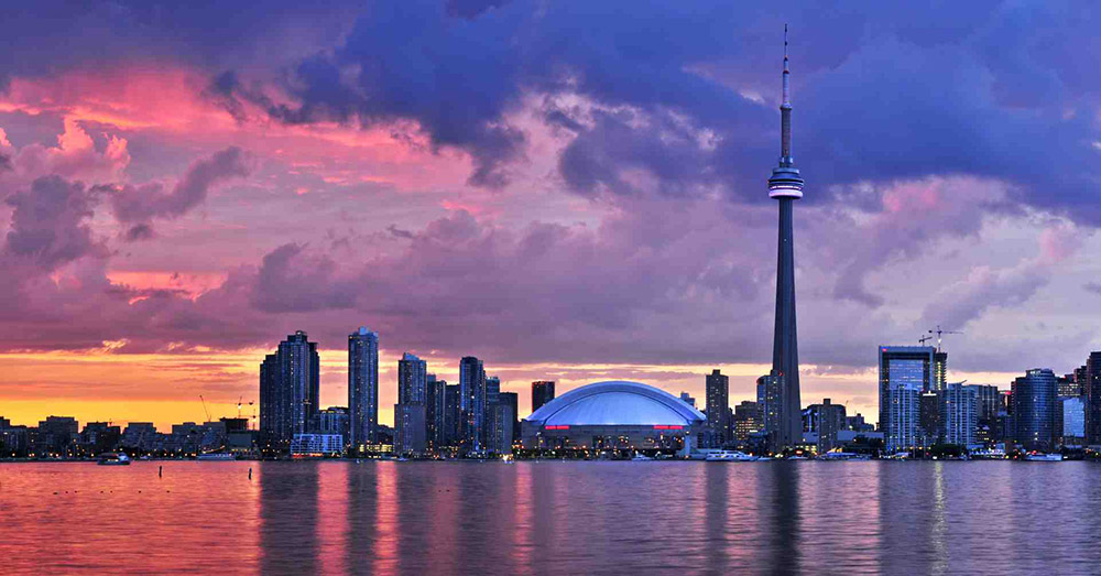 Das Bild zeigt die Skyline von Toronto